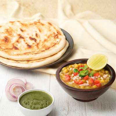 Matar Kulcha (2 Pcs)