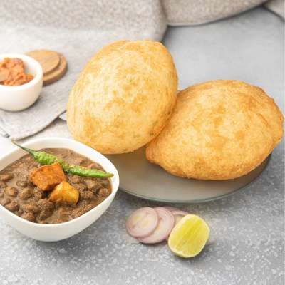 Chole Bhature (2pc)