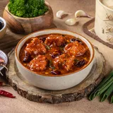 Chicken With Dried Red Chilly Schezwan Sauce [gravy]