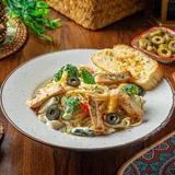 Chicken Spaghetti Pasta In Cheese Sauce
