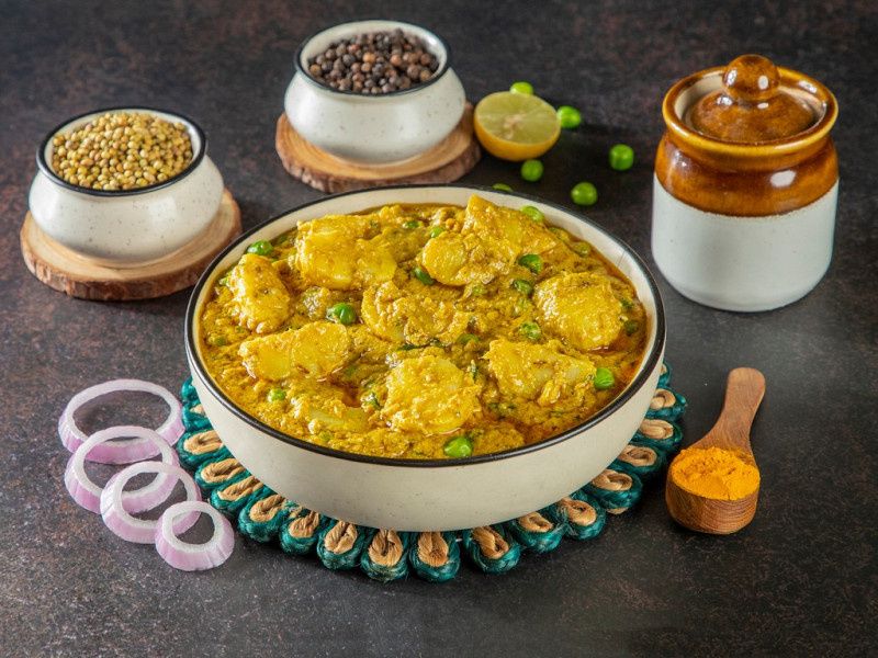Aloo Matar (Gravy)