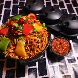 Chicken Singapuri Hakka Noodles