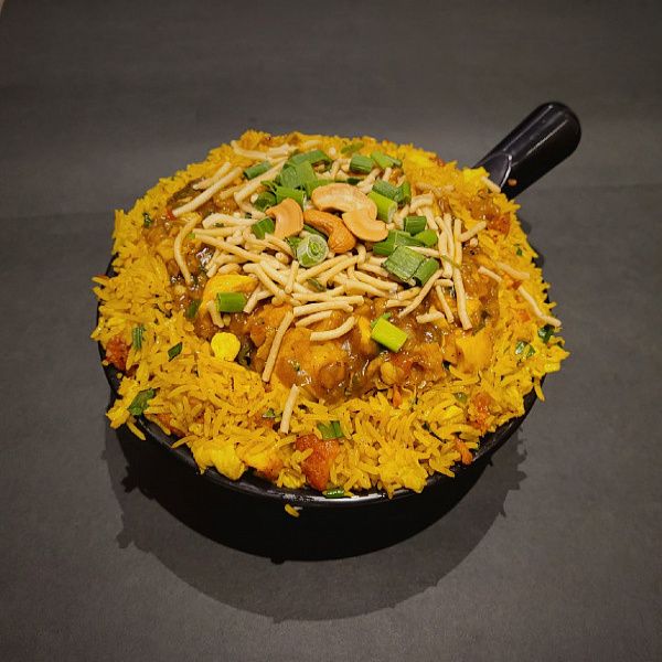 Chicken Golden Fried Rice [Dry Masala]