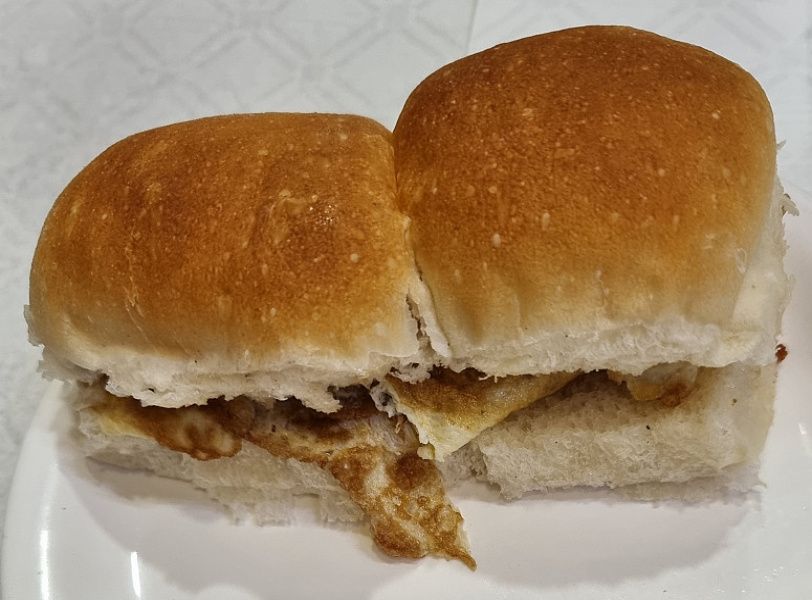 Egg Omlet Pav