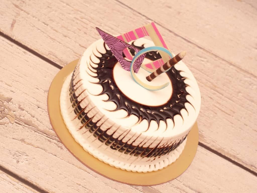 Chocolate Vanilla Cake