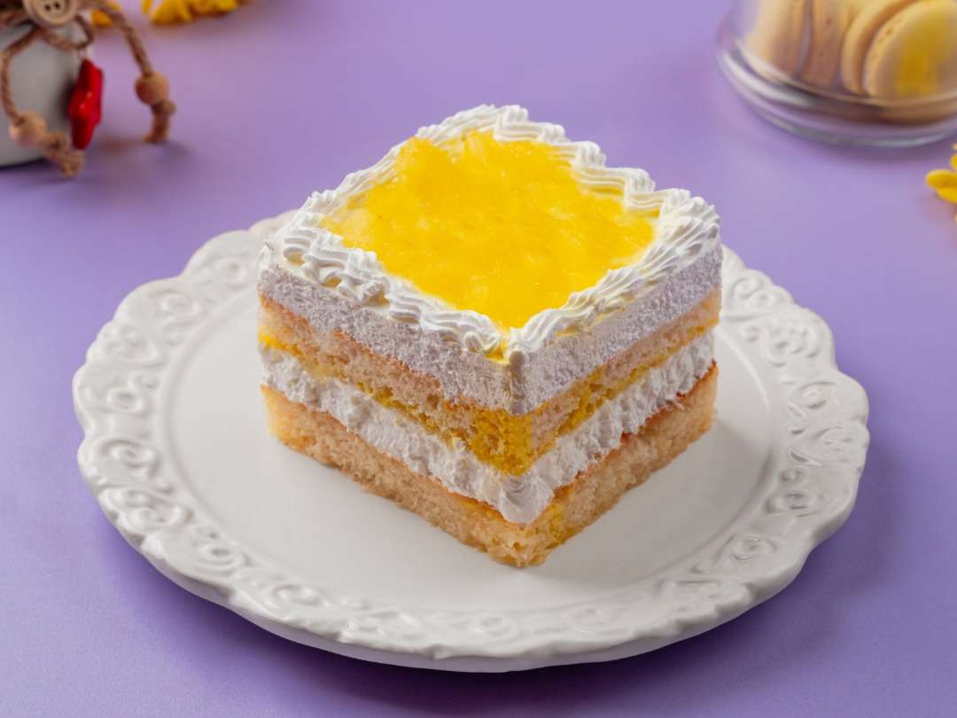 Pineapple Bento Cake