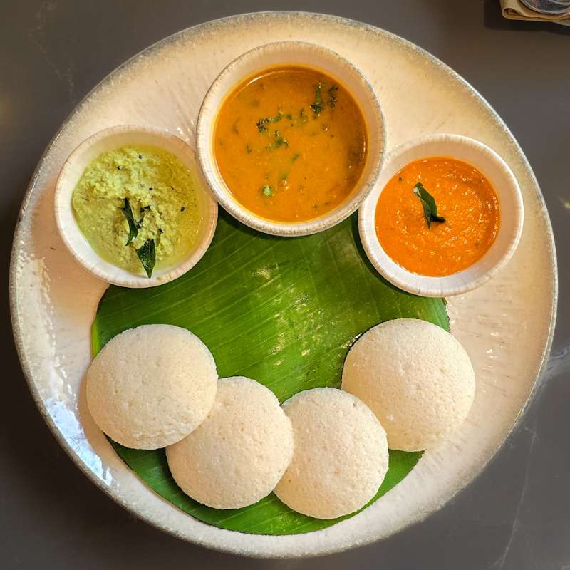 Idli Sambar (4 nos)