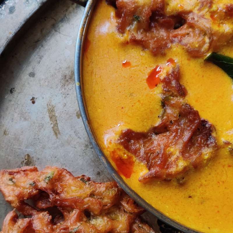 Dahi Pakoda Kadhi