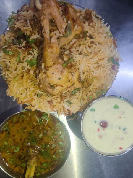 Combo Chicken Hundi Paya Sweet