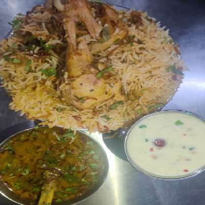 Combo Chicken Hundi Paya Sweet