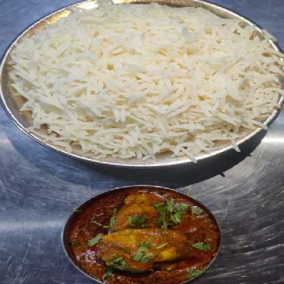 Single White Rice Chicken Curry