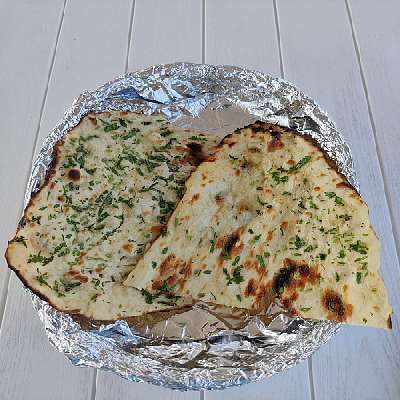 Kothmir Butter Naan