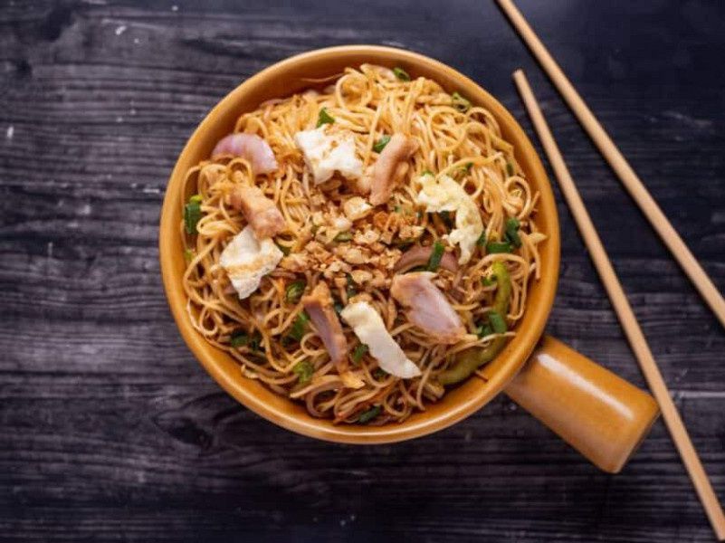 Hakka Noddles Chicken