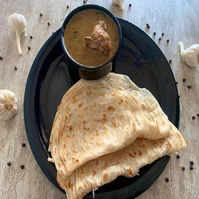 Kerala Parotta With Pepper Chicken