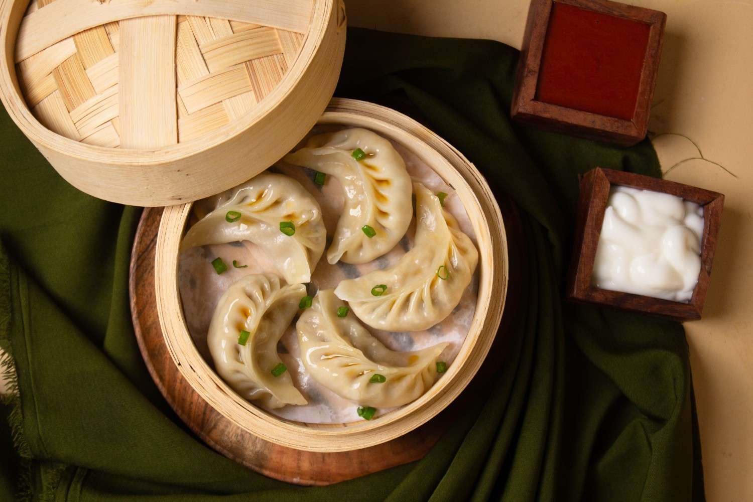 Chicken Momos (Steamed) - 6pcs