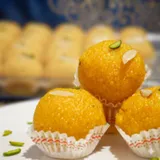 LADDU MOTI CHOOR DESI GHEE