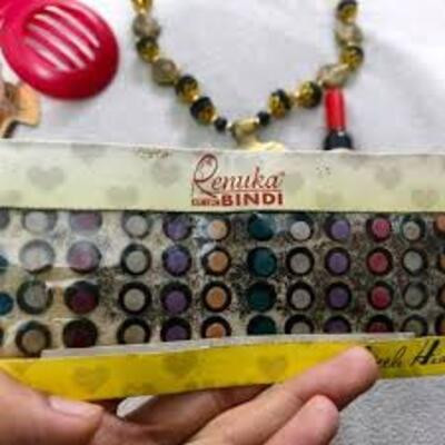 RENUKA DESIGNER BINDI