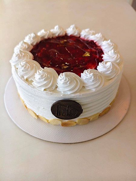 Strawberry Cream Cake