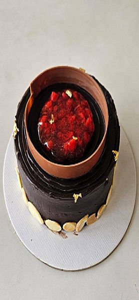 Strawberry Chocolate Fudge Cake