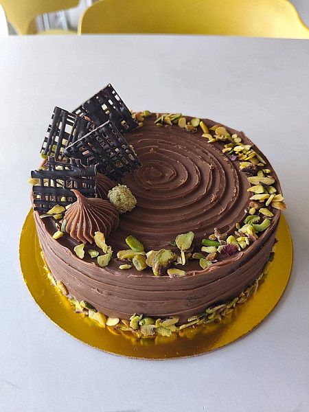 Kunafa Chocolate Cake