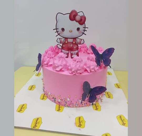 Hello Kitty Cake