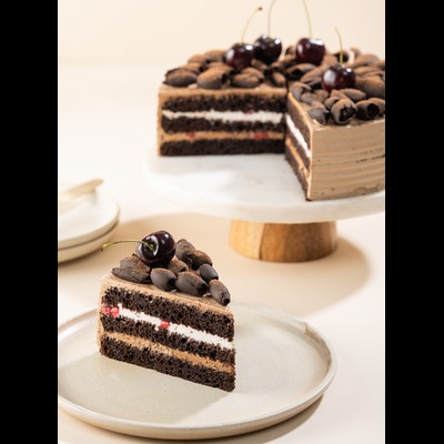 Black Forest Breeze Pastry (100gm)
