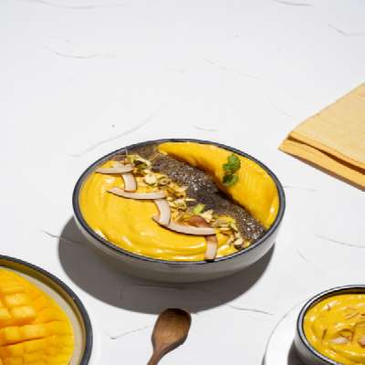 Mango, Lemongrass & Coconut Smoothie Bowl