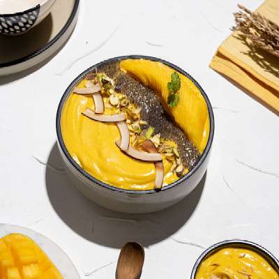 Mango, Lemongrass & Coconut Smoohie Bowl