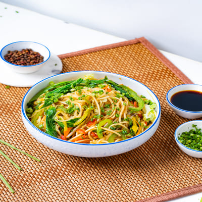 Classic Hakka Noodles