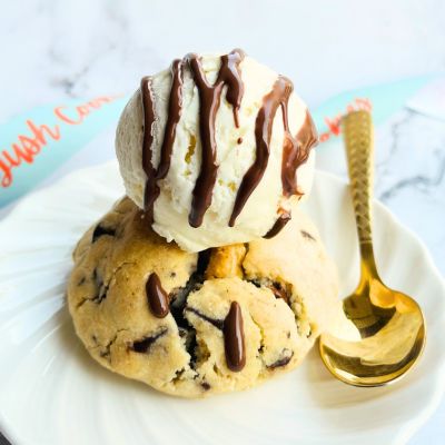 Fat Chocolate Chunk Cookie with Ice Cream