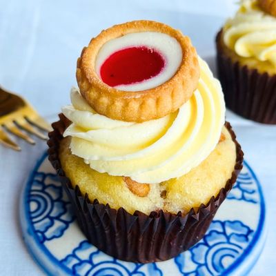 Jim Jam Cranberry Cupcake