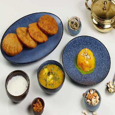 Bedmi Poori Platter