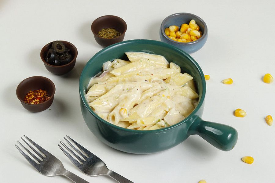 Penne Alfredo (White Sauce)