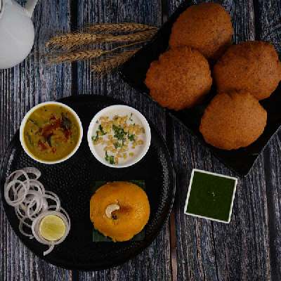 Bedmi Poori [4 Pieces]