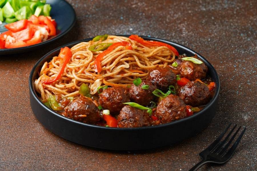 Veg Noodles + Manchurian Gravy