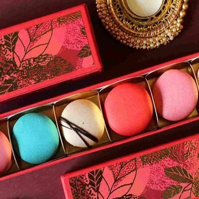 Box Of 6 Assorted Macarons