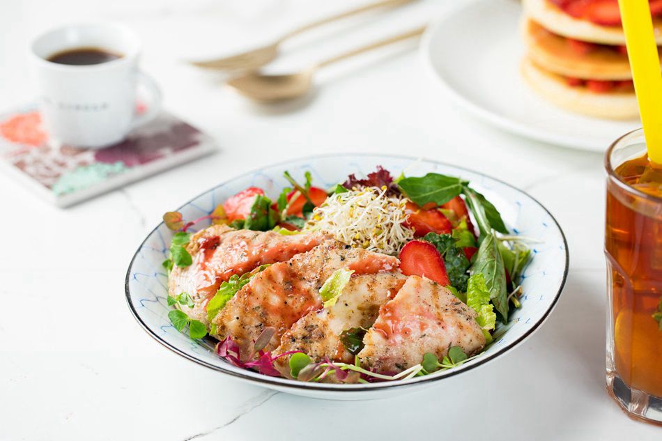 Grilled Chicken Arugula Strawberry Salad