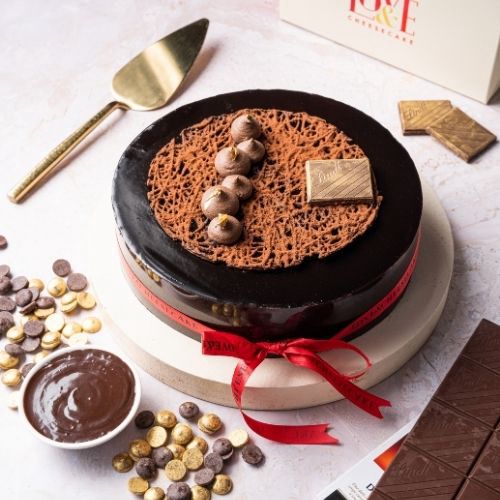 1/2 kg The Ultimate Lindt Chocolate Cake