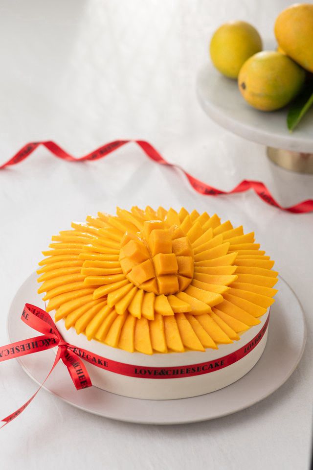 1/2 Kg Fresh Mango Layered Cheesecake