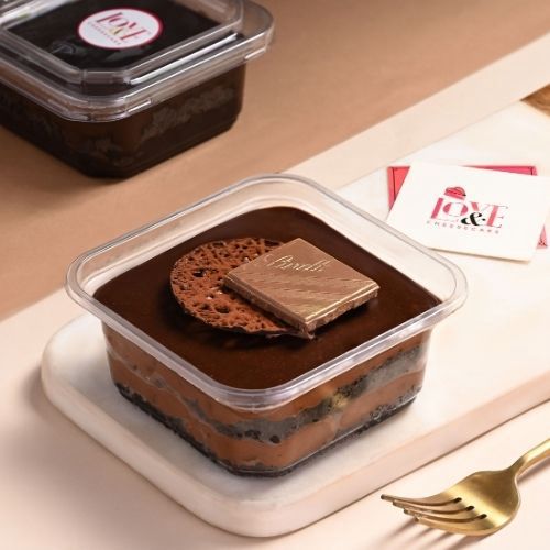 The Ultimate Lindt Chocolate Cake Tub 250 gms