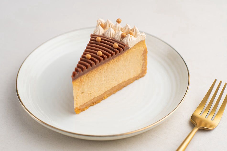 Salted Caramel Baked Cheesecake Slice