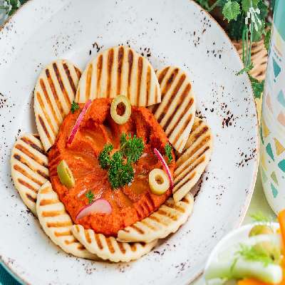 Smoked Paprika Hummus & Pita