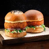 The Cheesebomb + The Pioneer