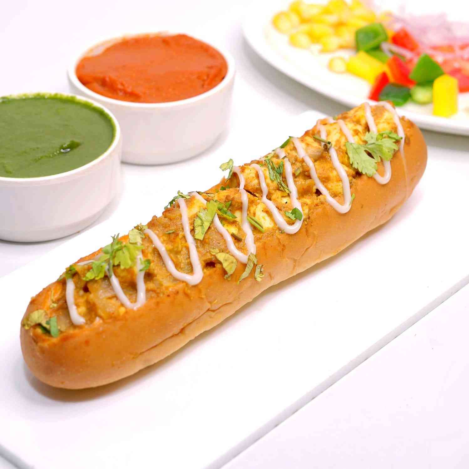 Paneer Tikka Hot Dog [Serves 1]