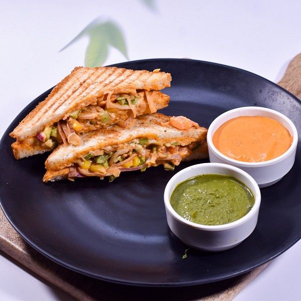Tandoori Paneer Sandwich [ Serves 1 ]
