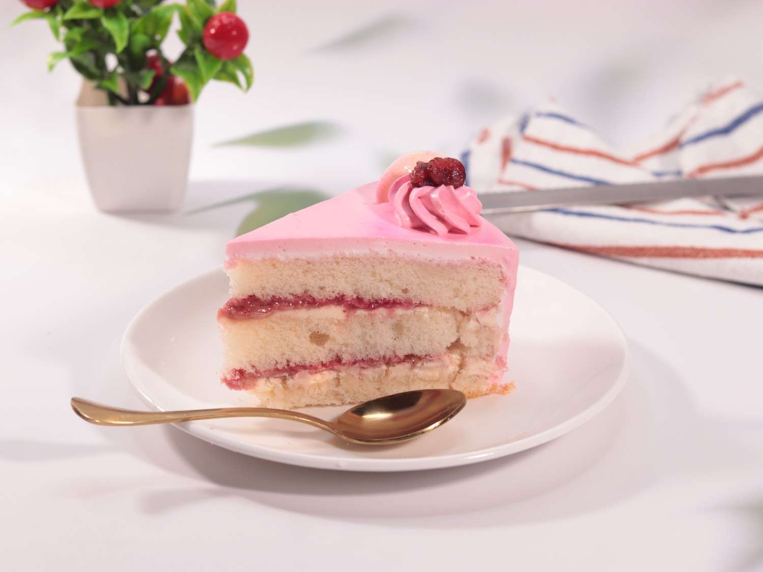 Eggless Raspberry Pastry