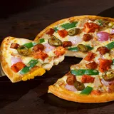 Fire-E-Chicken Cheese Burst Pizza