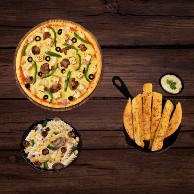Peri Peri Veg Pizza ( R ) + Veg White Sauce Pasta + Free Garlic Bread Sticks + Dip