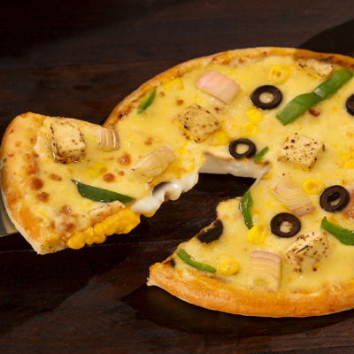 La Pinoz Paneer Cheese Burst Pizza