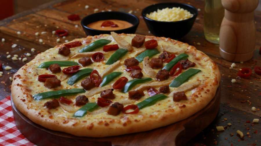 Korma Chicken Medium Pizza